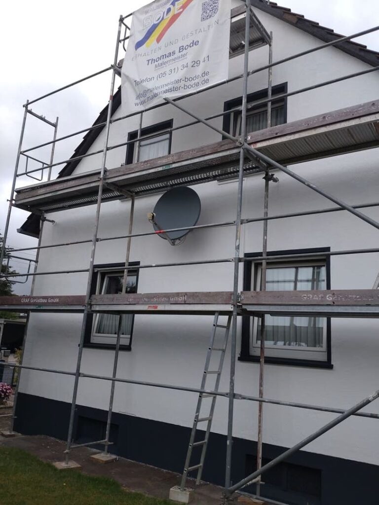 malermeister bode projekte fassadenrenovierung seitenansicht nachher geruest