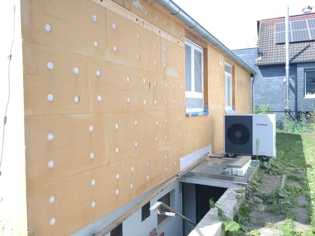 kratzputzfassade holzfaserdaemmung seitenasicht2